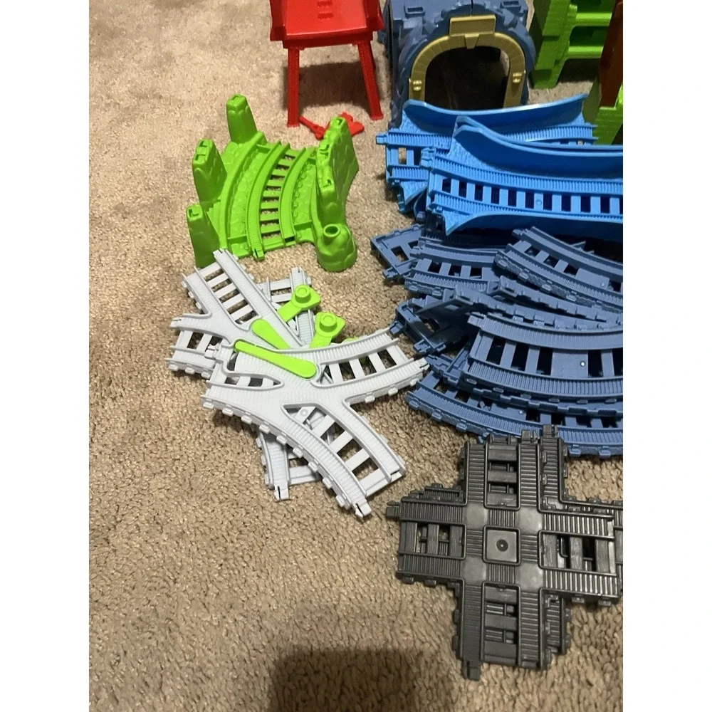 Thomas & Friends Track Master 6-in-1 Builder Set Motorized Percy Engine